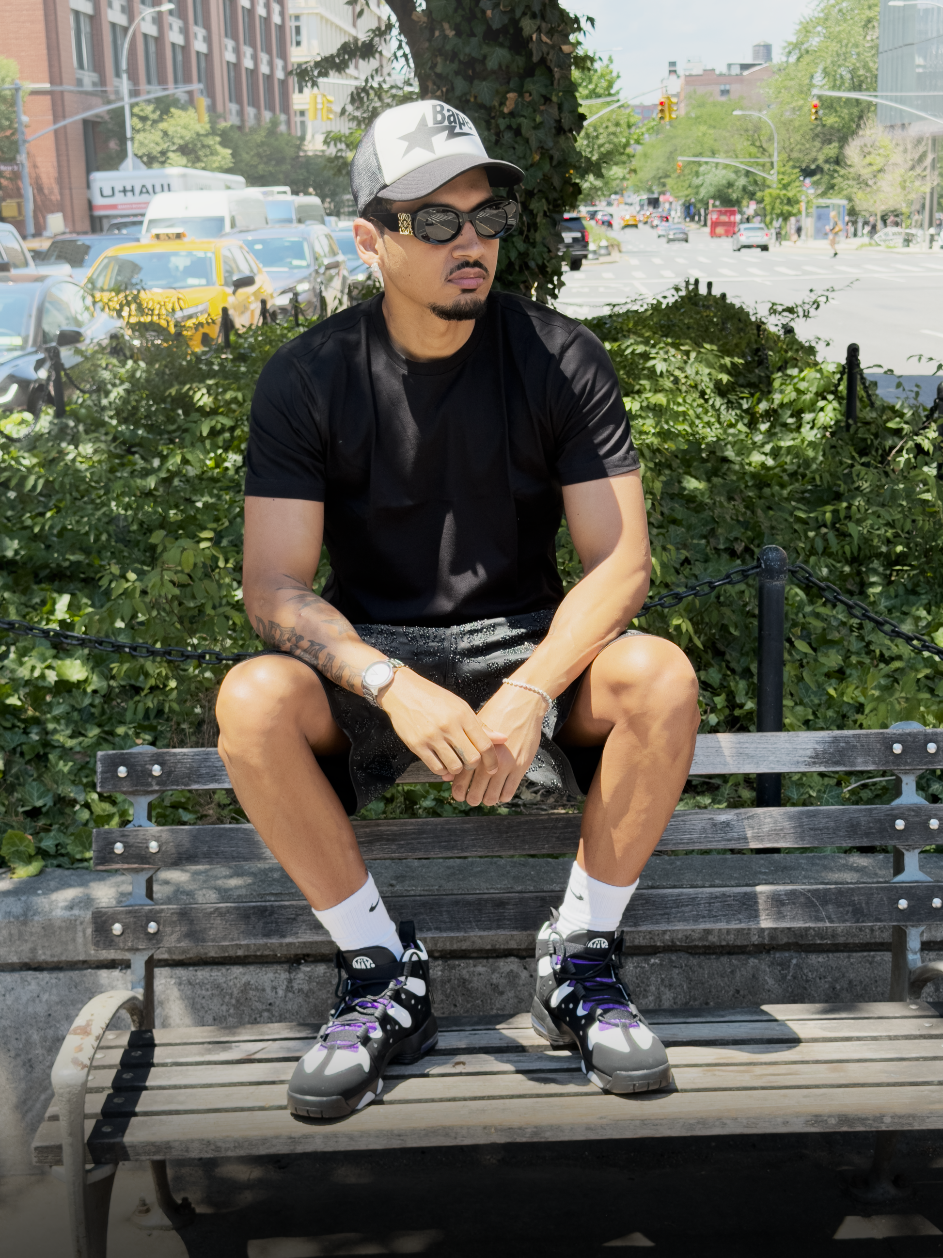 Heavyweight Tee — black nyc park bench