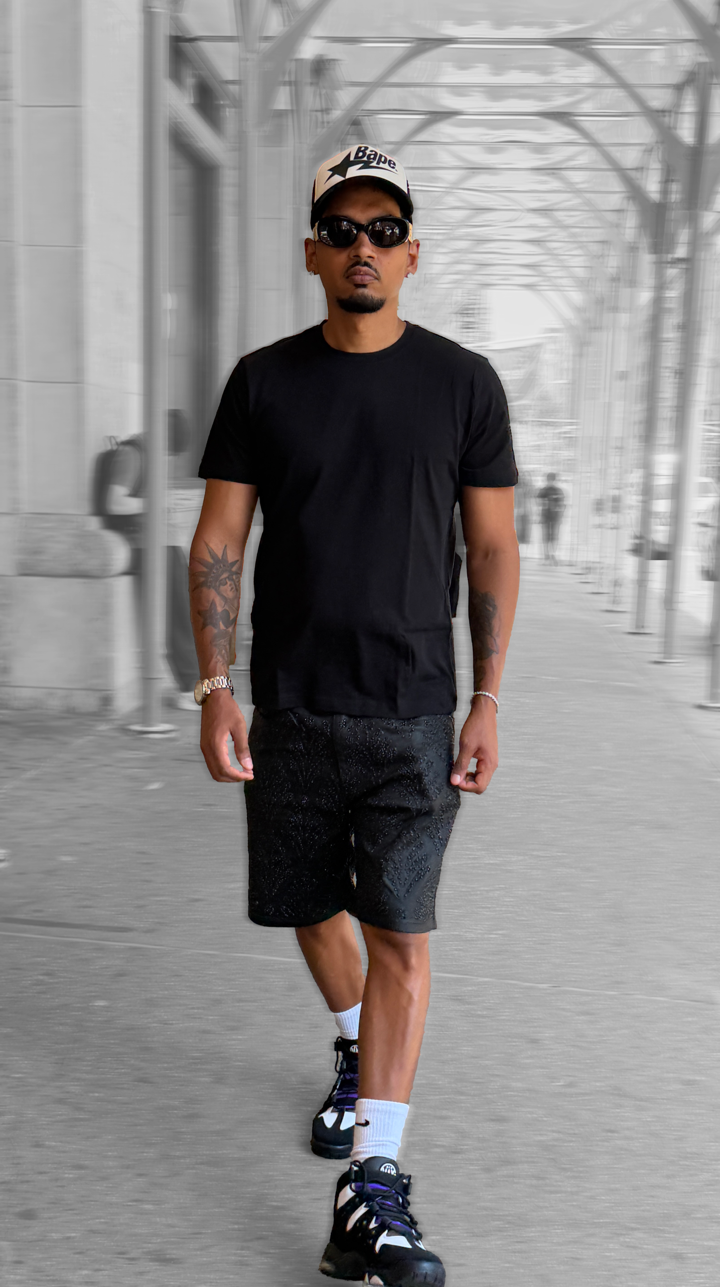Heavyweight Tee — black nyc urban walking